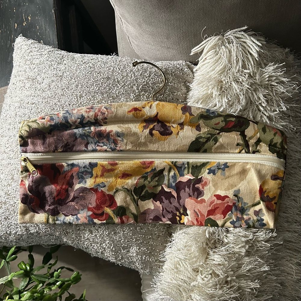 Lingerie Padded Hanger Floral Zipper Stocking Storage Gloria Rae OKC USA - Picture 3 of 7